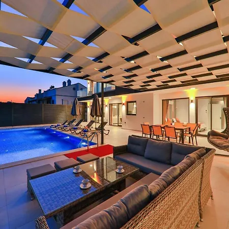 Villa Modern 4 Bedroom With Sea Views & Salt-water Pool Kas