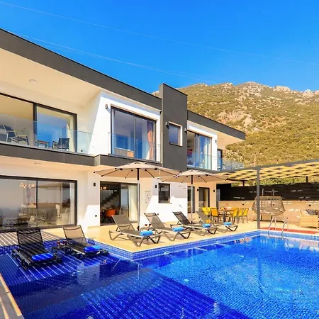 Villa Modern 4 Bedroom With Sea Views & Salt-water Pool