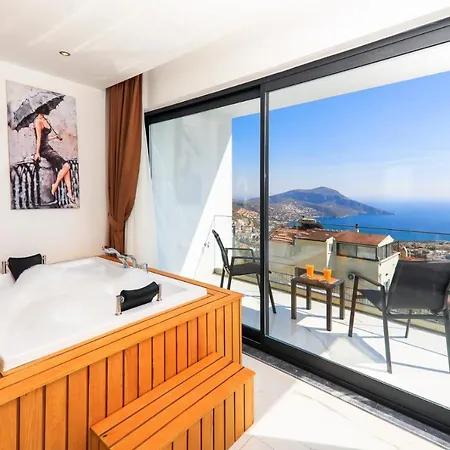 Modern 4 Bedroom With Sea Views & Salt-water Pool Villa *