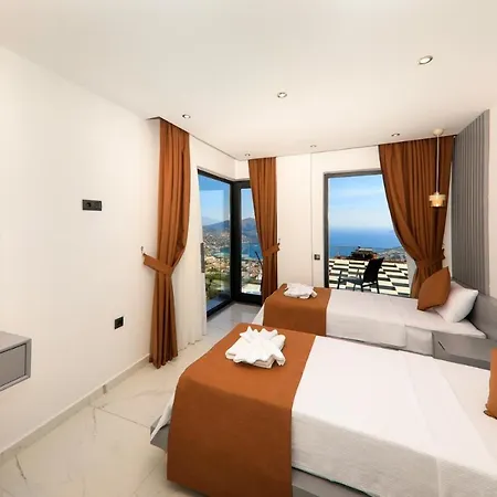 Modern 4 Bedroom With Sea Views & Salt-water Pool Kas