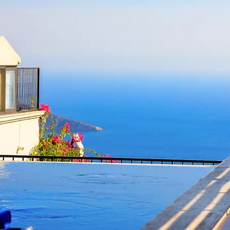 Modern 4 Bedroom With Sea Views & Salt-water Pool Kas