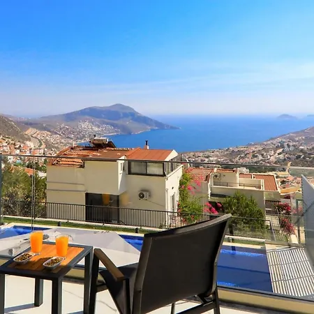 Modern 4 Bedroom With Sea Views & Salt-water Pool Villa