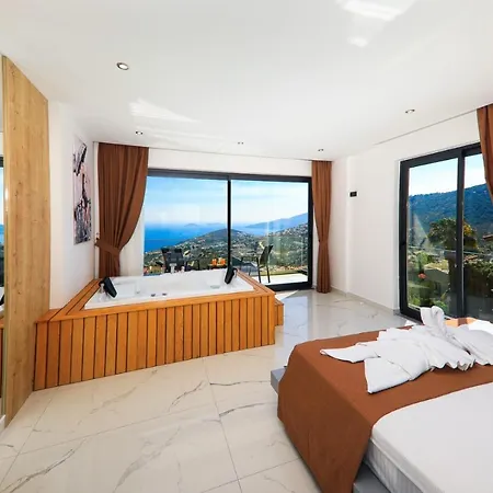 Modern 4 Bedroom With Sea Views & Salt-water Pool カシュ