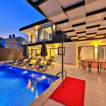 Modern 4 Bedroom With Sea Views & Salt-water Pool * カシュ
