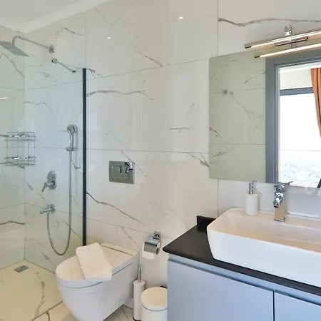ヴィラ Modern 4 Bedroom With Sea Views & Salt-water Pool *