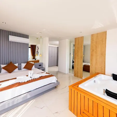Modern 4 Bedroom With Sea Views & Salt-water Pool ヴィラ *